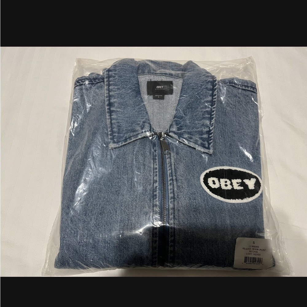 Obey - Picture 3 of 3
